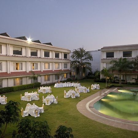 Hotel Express Residencia - Jāmnagar Exterior foto