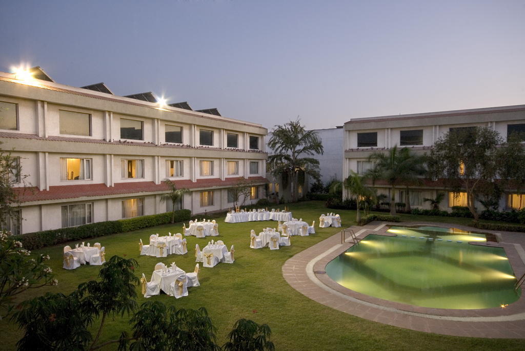 Hotel Express Residencia - Jāmnagar Exterior foto