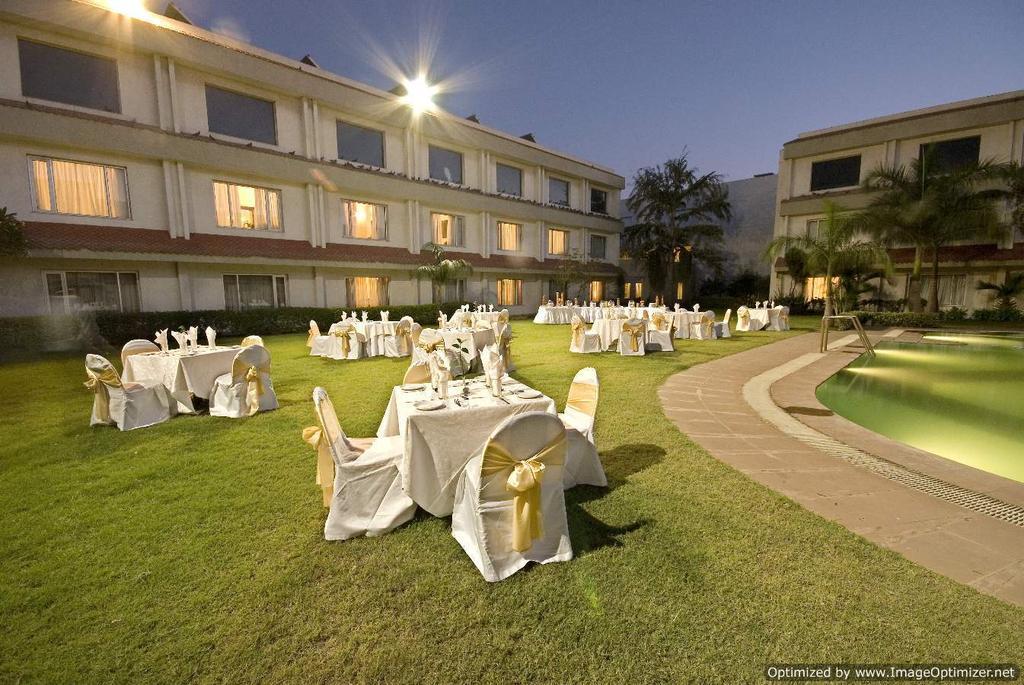 Hotel Express Residencia - Jāmnagar Exterior foto